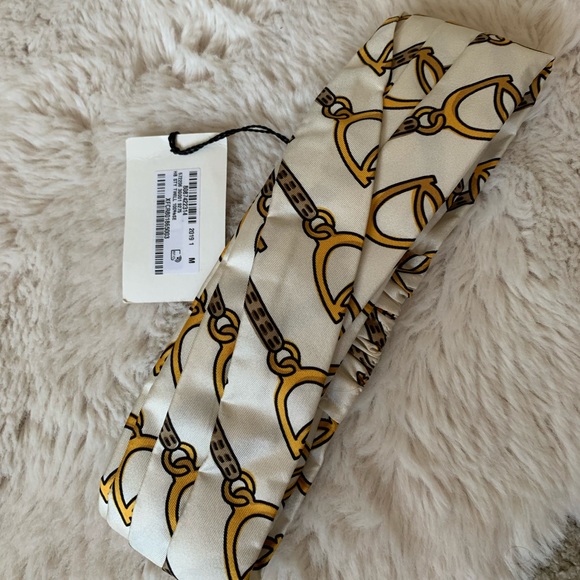 Authentic Gucci Headband - Picture 2 of 3